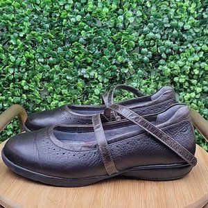 ARAVON BY NEW BALANCE WOMEN'S JODI LEATHER MARY JANE FLAT SHOE BROWN SIZE 8D